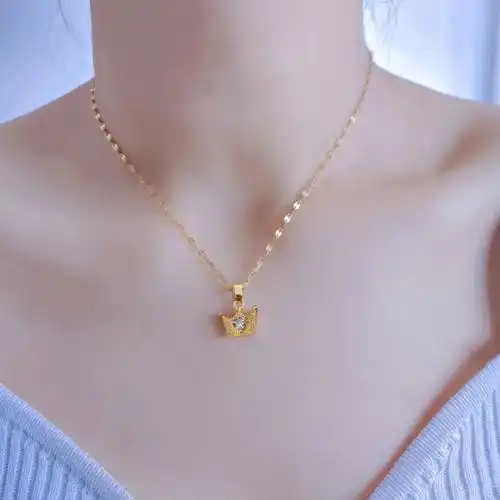 新款韩版皇冠项链网红气质短款锁骨链女轻奢小众钛钢时尚流行首饰