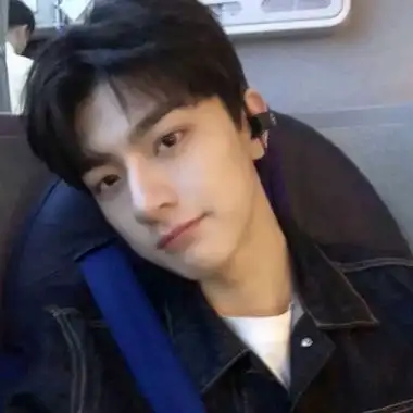 小哥哥自拍图片头像,男生头像图片