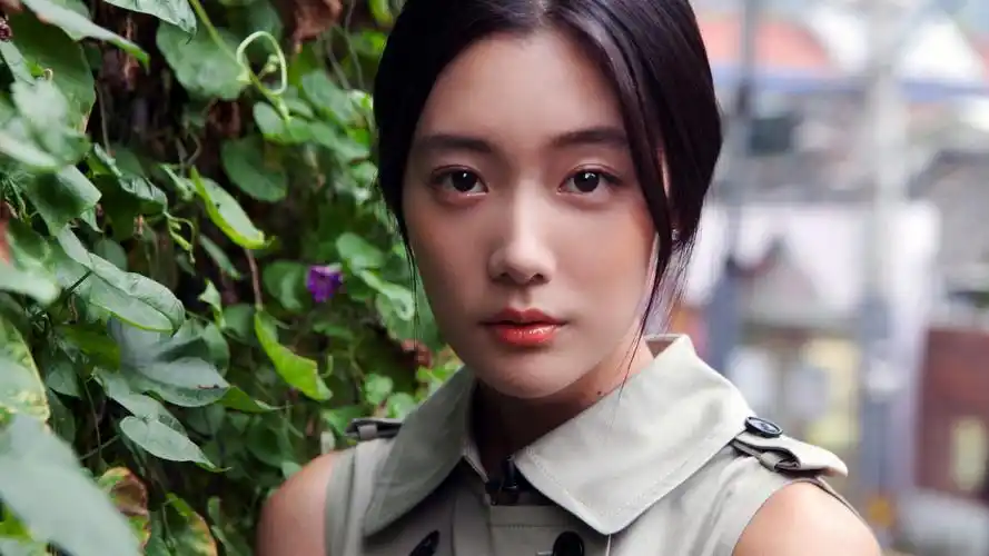 韩国美女明星李成敏高清电脑壁纸