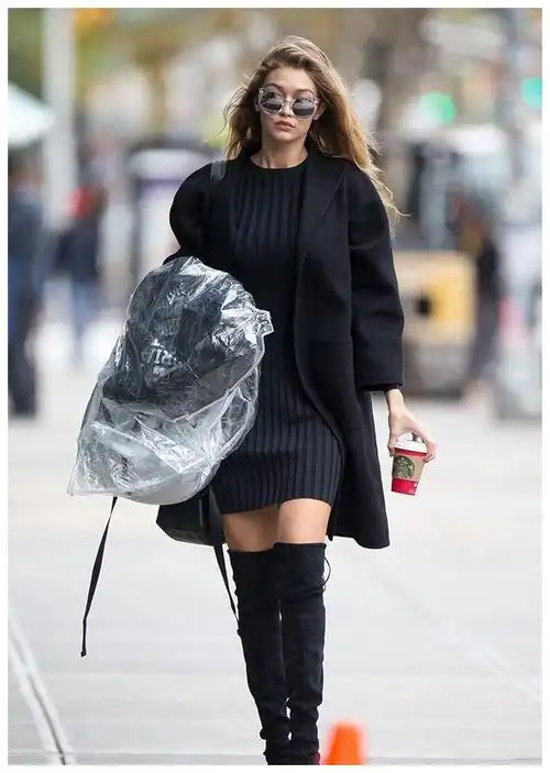 短裙过膝靴才是今秋最强cp时髦又显瘦太适合粗腿女孩