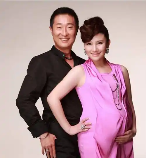 林永健:在舞台"扮女装"一夜成名,却也因舞台排练错失孩子_时候_妻子