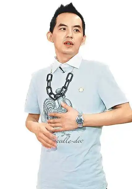 黄子佼海南航空上阅读,网友欣赏爱看书有内涵的