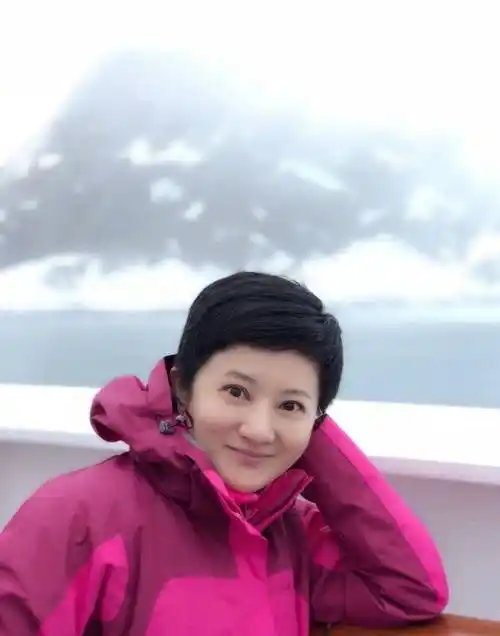 自金铭微博)更多不过金铭却曾遭陆媒报导低调嫁给昔日同学,富商安玉刚