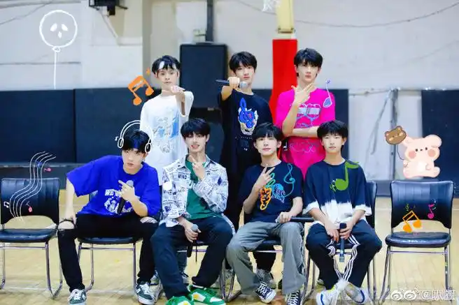 tf家族三代儿童节合照