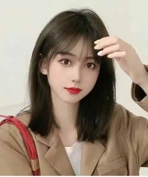 这8款新发型显年轻气质,显脸小还洋气!_脸型_女性_卷发