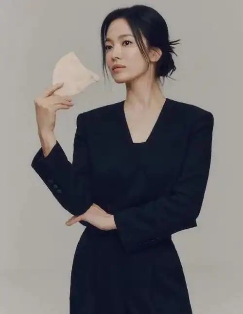 宋仲基公开新女友,宋慧乔怎么就窝囊了?-灵魂有香气的女子-八卦帝