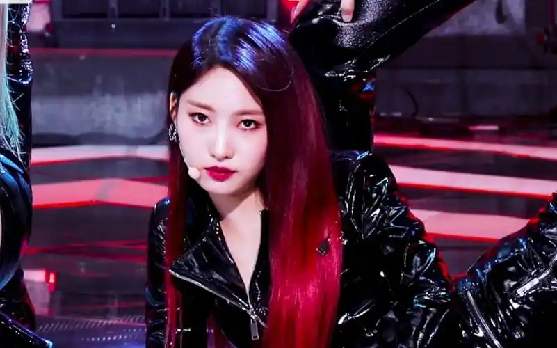 【有颜有身材】everglow 金施贤 la di da 200927 人气歌谣直拍_哔哩