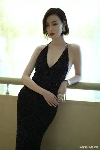 倪妮黑色v领长款礼服,非常的显身材气质系列合集