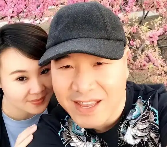 李琳:嫁2婚王小利,丈夫比她大11岁,一家5口3个孩子也幸福