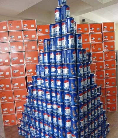 堆积成金字塔型的可乐,邀您共享