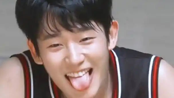 丁海寅 夜店常客