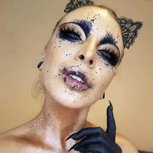 收藏|e n r i c a f o x夸张个性妆容集锦