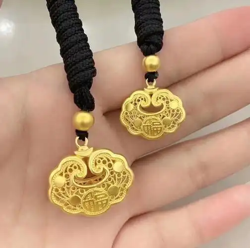 六福珠宝福满全家长命锁宝宝黄金吊坠