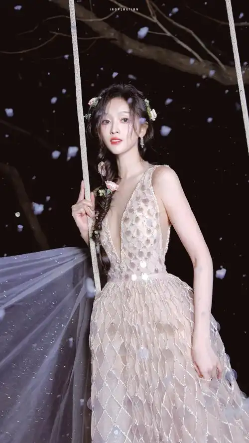 吴宣仪超话我被光所诱惑90#gq红毯#|#gq好多人鱼公主#@吴宣仪_betty