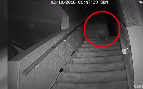 英国凶宅里拍摄到的恐怖闹鬼画面_哔哩哔哩 (゜-゜)つロ 干杯~-bili