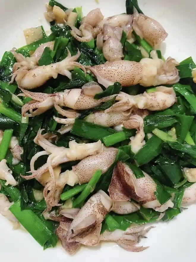 墨鱼炒韭菜