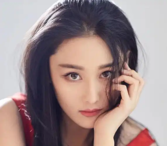 张馨予找代购买鞋被骗无意中曝光微信头像网友好可爱