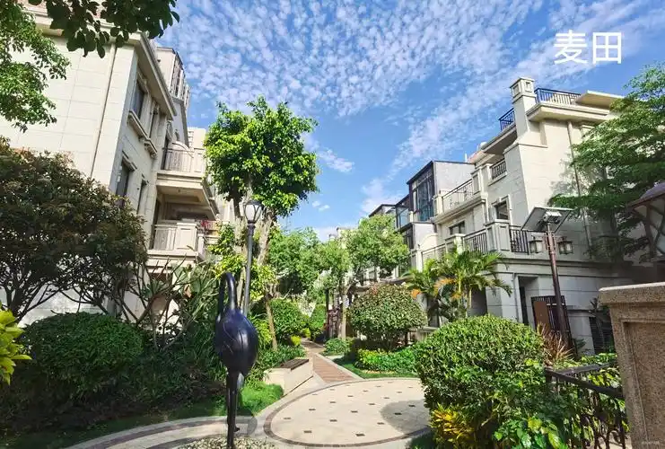 世茂御海墅(公寓住宅)2室2厅1卫78.86㎡南北200万