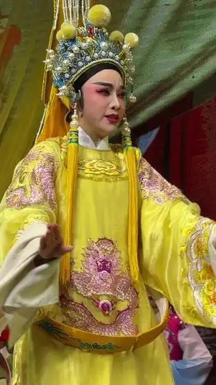 青年戏曲传播者 #台州椒江越艺越剧团 #熊莲芬 - 抖音