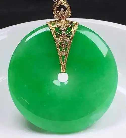 最适合女士戴的8种翡翠吊坠,最后一个目瞪口呆!