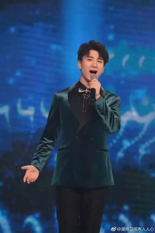 湖南卫视818晚会尚雯婕率声入人心男团高音开嗓
