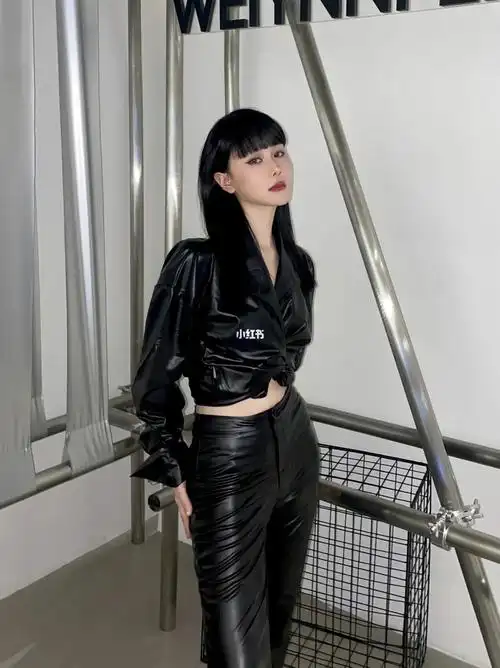 浅当一天女杀手all black一身皮真的太有气场了经典高级 一定会是衣柜