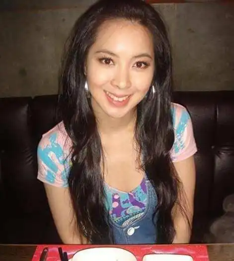 喜剧之王周星驰也是一位找"富二代"的男星,他的"准妻子"于文凤也是一