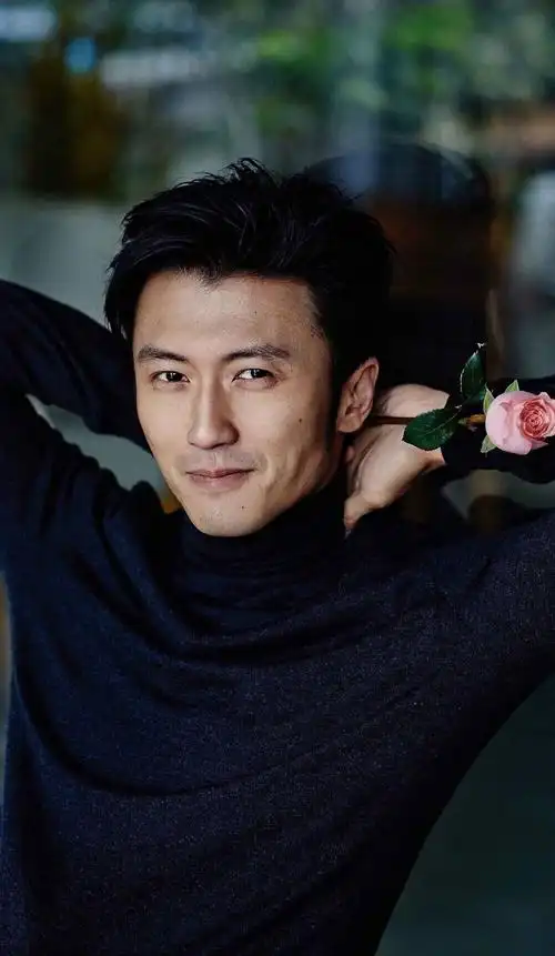 谢霆锋,中国著名歌手,演员.在音乐方面和影视方面创造了极大的成就.