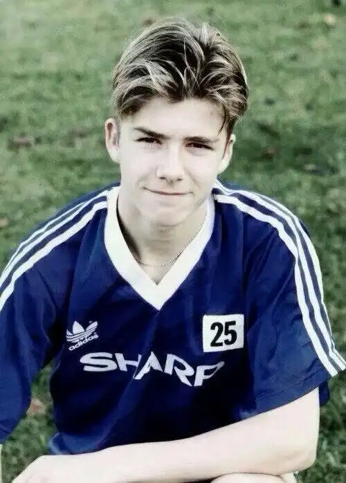 年轻时的贝克汉姆嫩嫩的