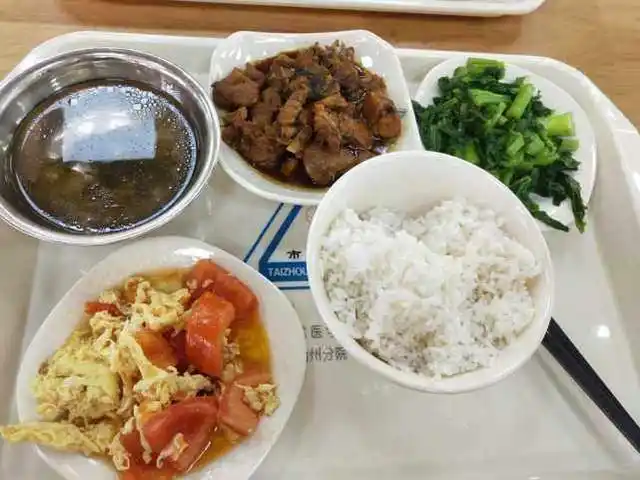 五百强企业的工作餐网友这饭菜一顿三十块我也愿意吃