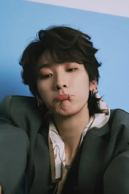 王广允超话快来发帖宠粉#2023不断更#《mmingpr》杂志封面人物70