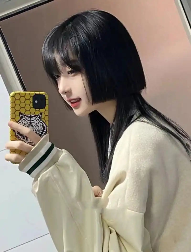 最近超火的水母头 够帅气又冷酷 每个女生似乎都非常