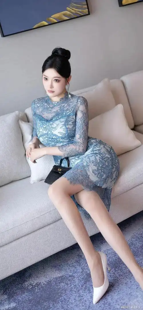 白皙|观者|美女|勾勒|光影_网易订阅