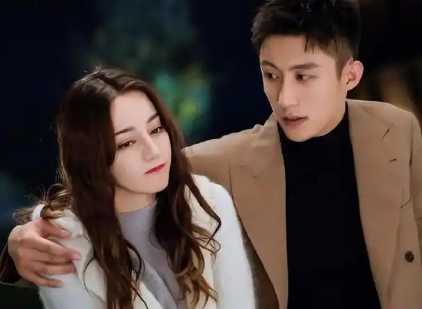 迪丽热巴的男朋友是谁,迪丽热巴男友到底是谁(王雨馨承认和黄景瑜离过