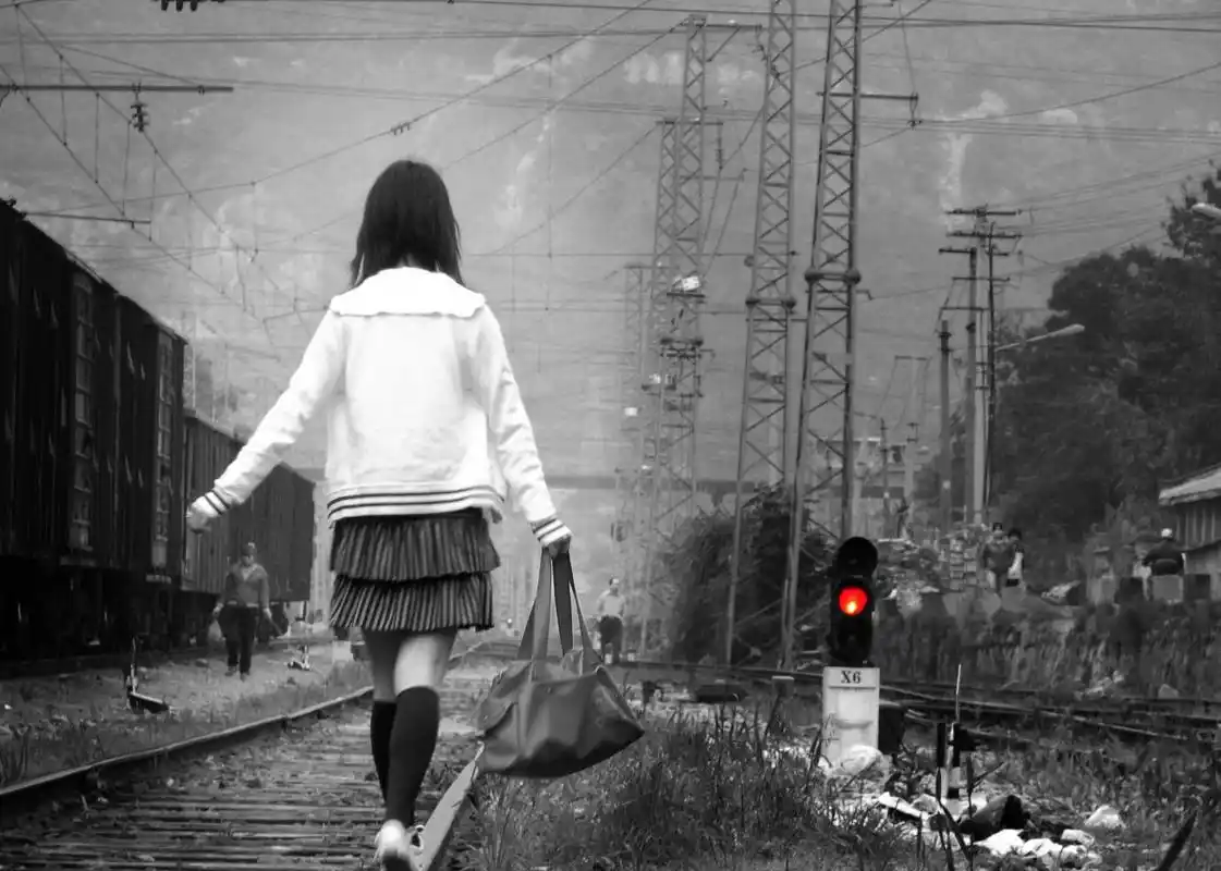 非主流黑白伤感图片