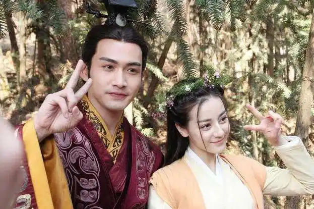 热巴遭张彬彬怒吼:你别吃了,超过80斤我就抱不动了!鹿晗心疼