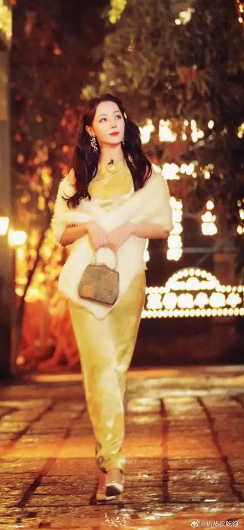 迪丽热巴聂九罗##迪丽热巴美式证件照