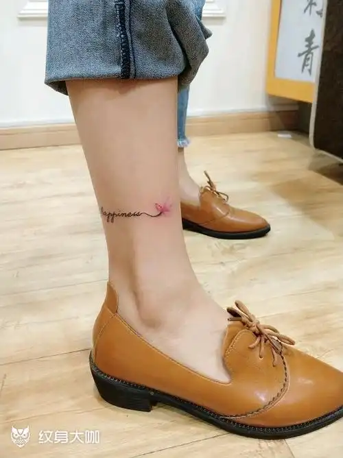 脚踝小英文字母_纹身图案手稿图片_老萌的纹身作品集