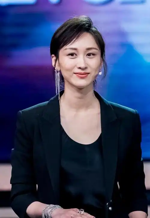 练练,既含蓄内敛又活泼可爱,是圈中充满正能量一名演员!