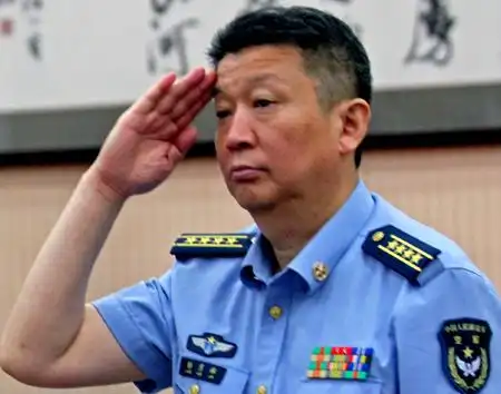 o6m">杨月林,男,回族,宁夏灵武人,中共党员,大专文化,空政文工团团长