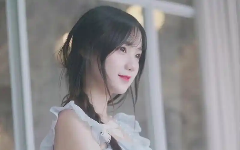 抖音超萌小姐姐跳爱你