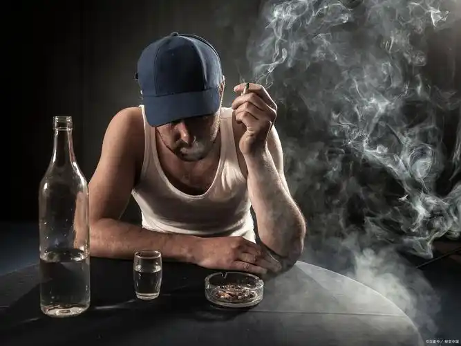 男生伤感吸烟抽烟吸烟图片男人抽烟的伤感图片男人最霸气的抽烟图片