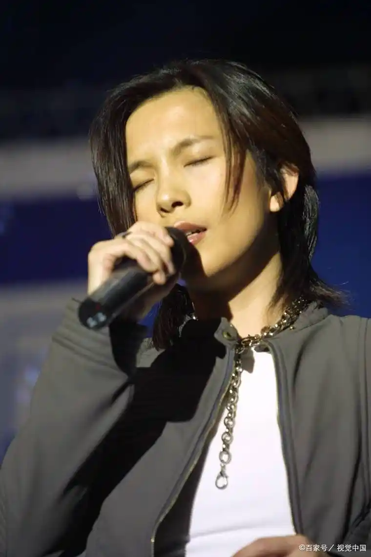 潘美辰的一曲《我曾用心爱着你》,唱哭了多少痴情男女,感同身受