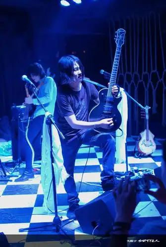 srt狂人的相册-九宝乐队新专辑首发巡演-呼市站