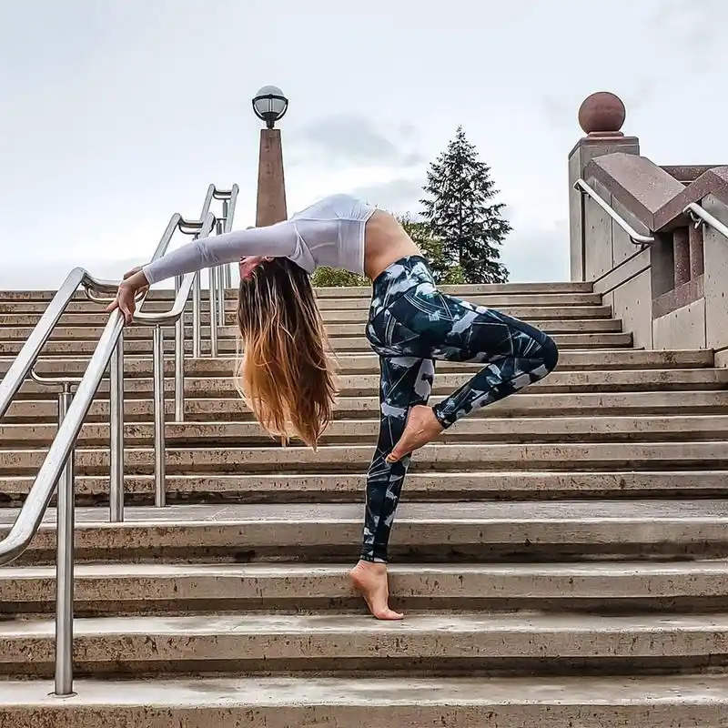 产后的戚薇依旧是人生赢家,果然爱健身的女生,都很优秀