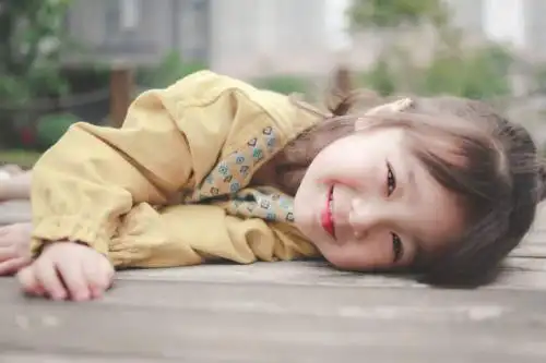 可爱萌娃头像壁纸放开我北鼻萌娃哈琳小天使_小萝莉笑容总是那么治愈