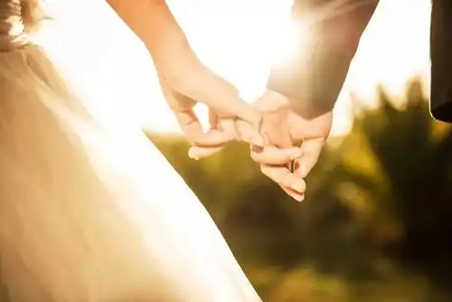 夜读人这一生到底要撒多少次谎