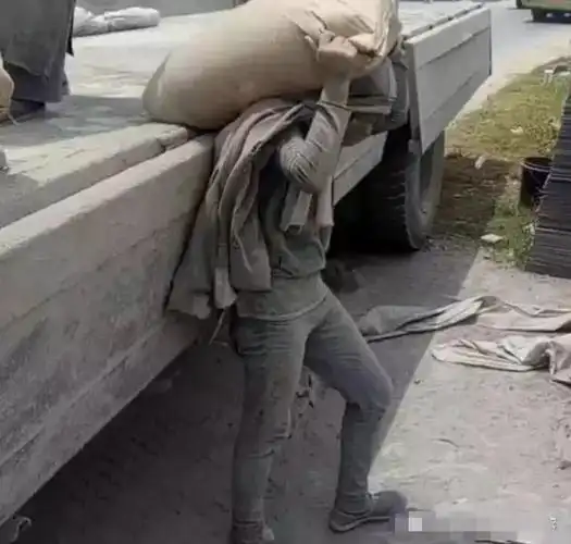 "水泥妹"找到了!背后真相好心酸