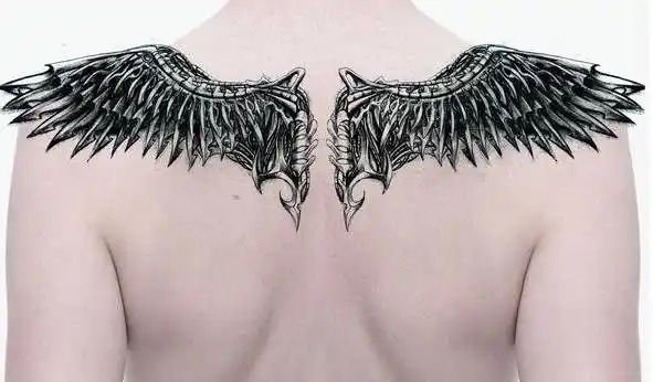 男生后背翅膀纹身图案大全2