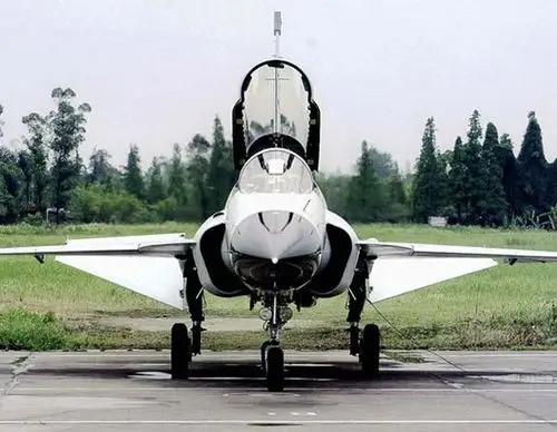 中国根据今年3月一份合作协议交付给巴基斯坦的两架jf-17战斗机已经